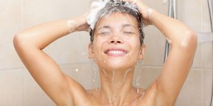 which shampoo is best for dry and frizzy hair